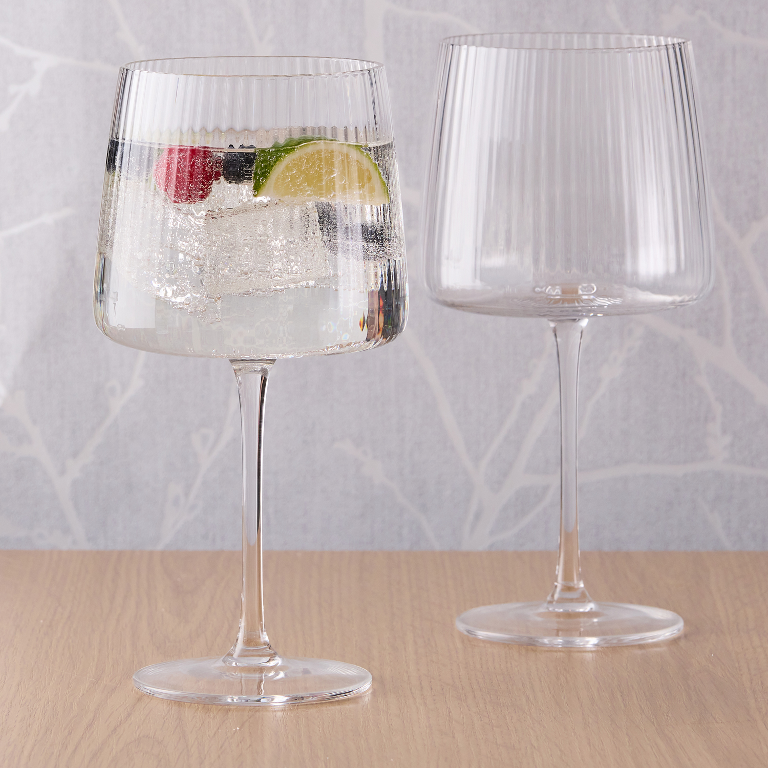 dimple Set of 2 Rich White Wine Glasses